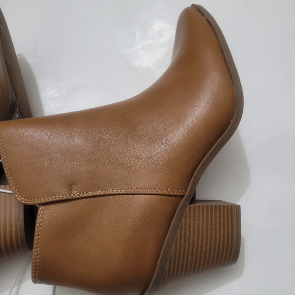 A.n.a Dutch, a new approach memory foam ankle boots, size 11M. - Picture 4 of 8
